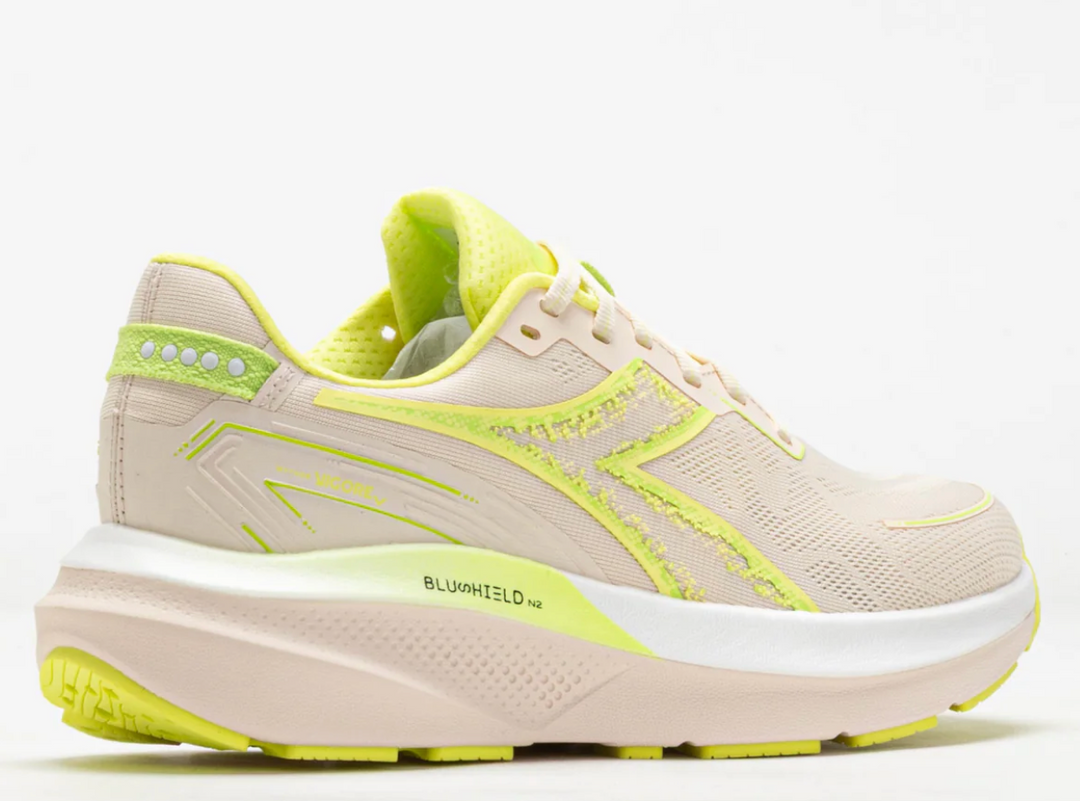 Women's Diadora Mythos Blushed Vigore V